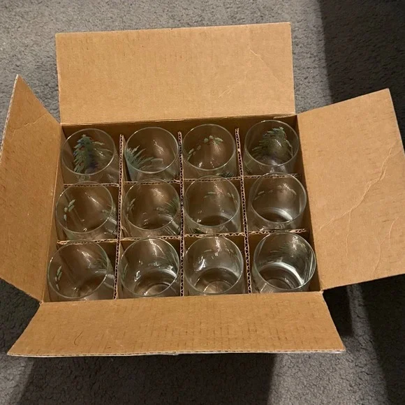 Christmas‎ Tree Tumbler Glasses Set of 12 Holiday Frosted Glassware - Picture 6 of 8